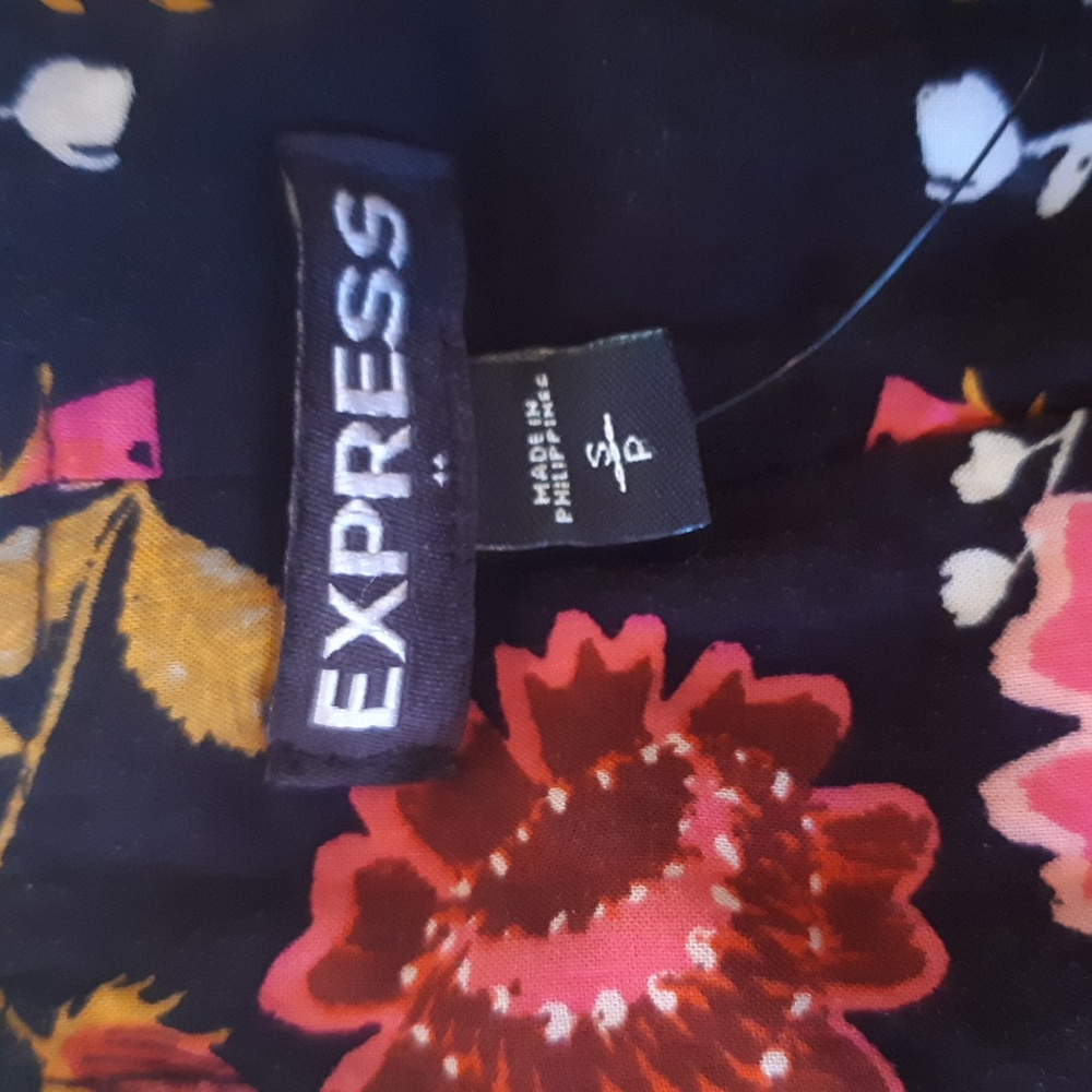 Express Tank, NWOT - Picture 3 of 5
